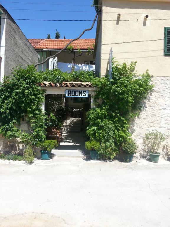 Apartments Darinka Skradin Phòng bức ảnh
